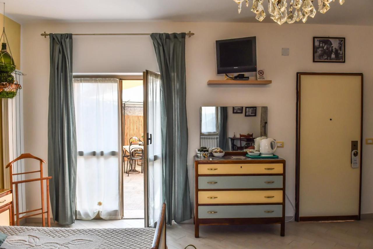 Bed and Breakfast La Terra di Mingo Vado Ligure Esterno foto